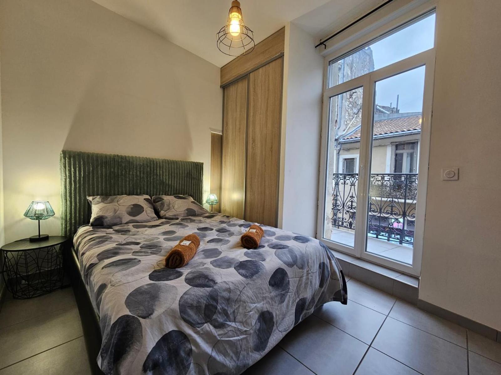 Le Contemporain-2 Chambres-Vue Eglise Saint Paul Nîmes Zewnętrze zdjęcie